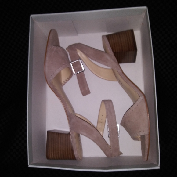 Heel - Picture 2 of 3